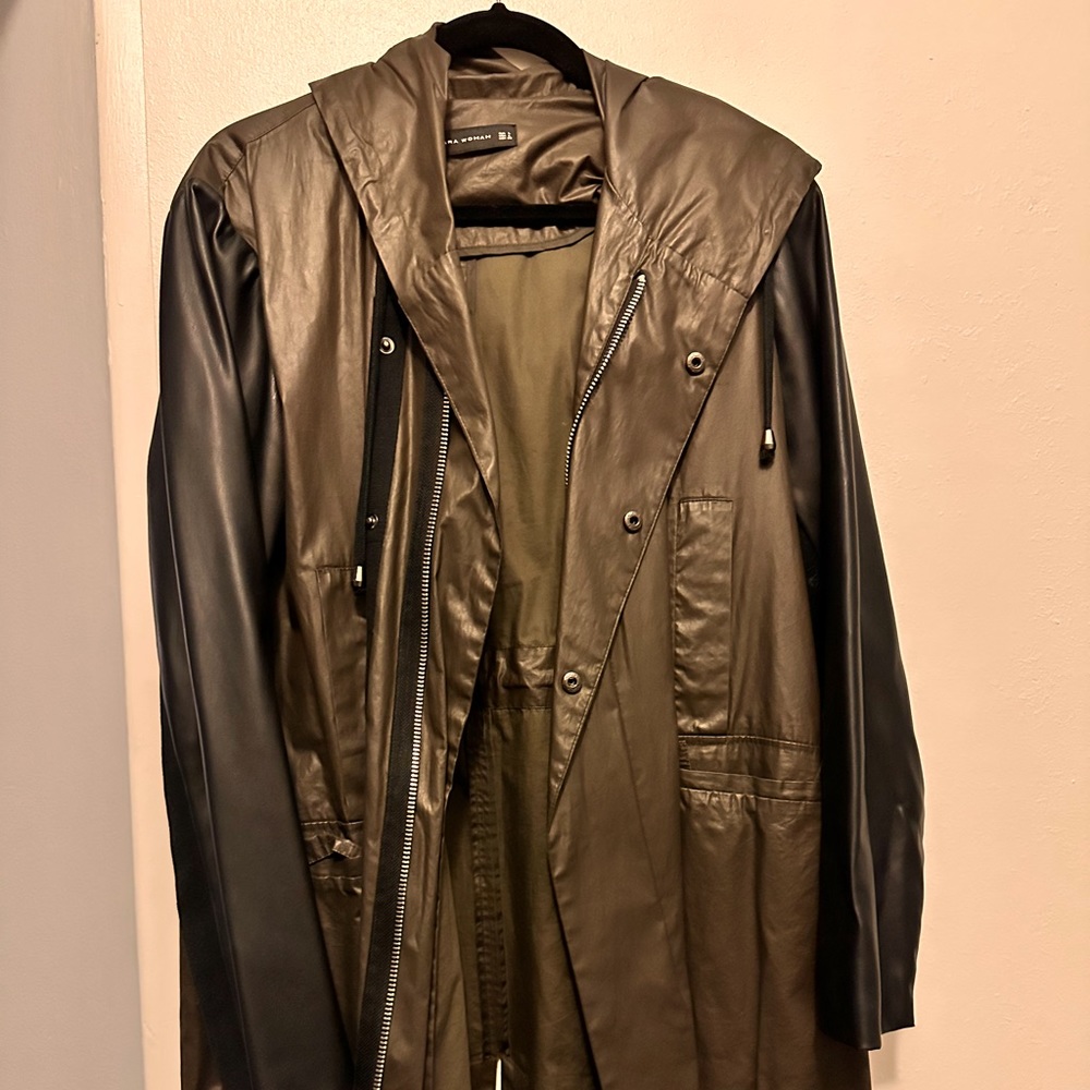 Zara Woman Raincoat Anorak with vegan leather sleeves
